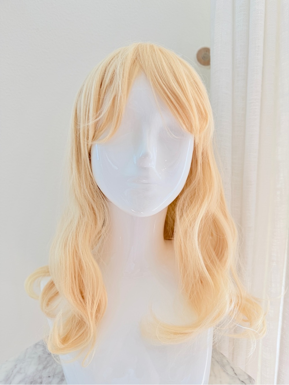 🌟 Light Blonde Wavy Hair Wig with Fringe / Long Hair with Bangs